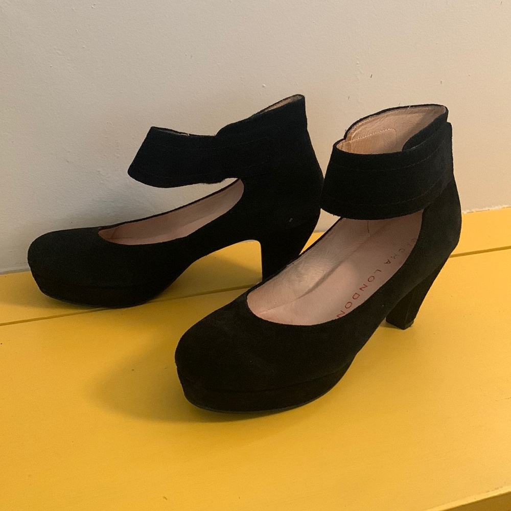 Sacra London Vera Black Suede size 9.5